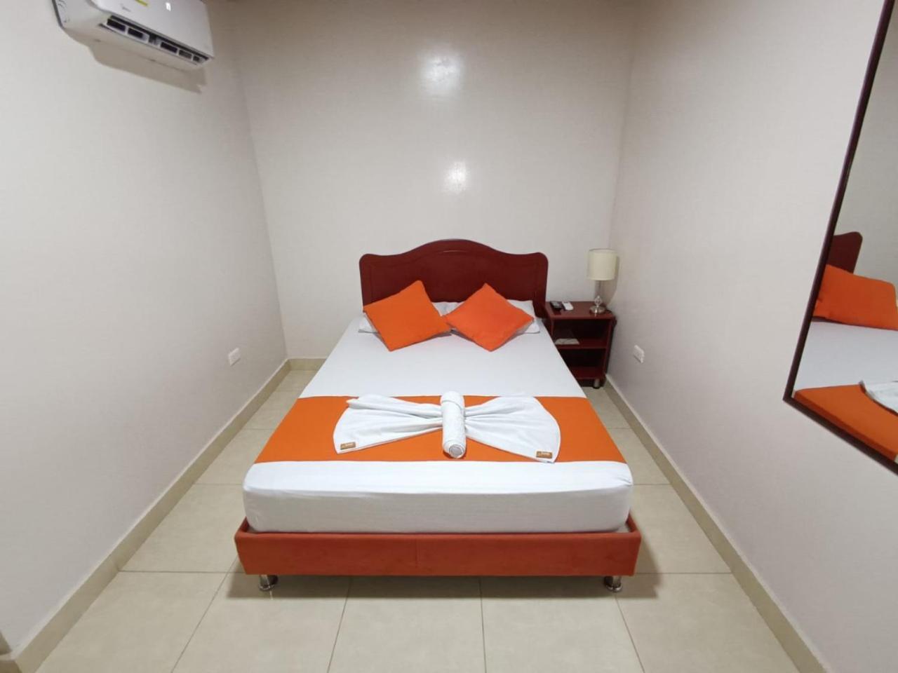 Hotel Colonial วิลญาเวียคา ภายนอก รูปภาพ